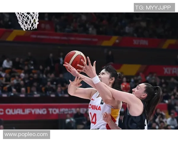 中国足球与篮球的较量：谁能在体育舞台上赢得更多荣耀与关注