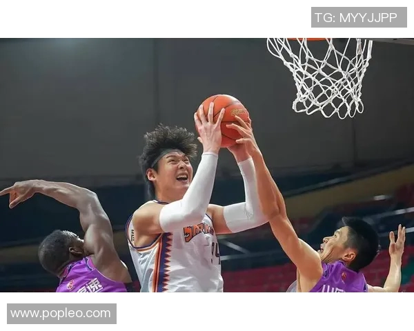 CBA精彩对决辽宁队挑战上海队全力争胜展现篮球魅力