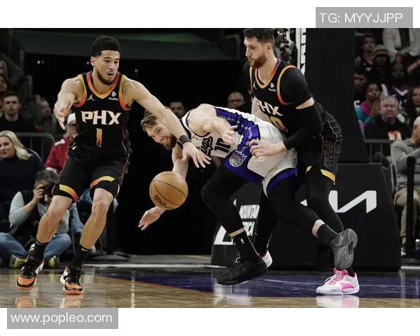 火箭队与太阳队激战正酣2015年10月14日精彩回顾与赛况分析