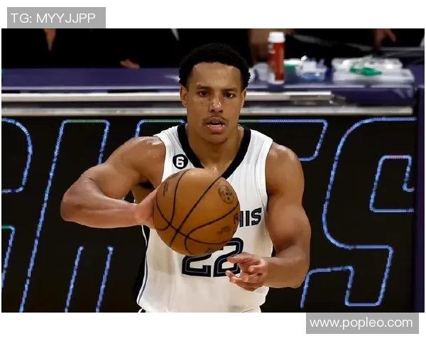 2017年爵士与灰熊激战回顾：季后赛的精彩对决与关键时刻分析