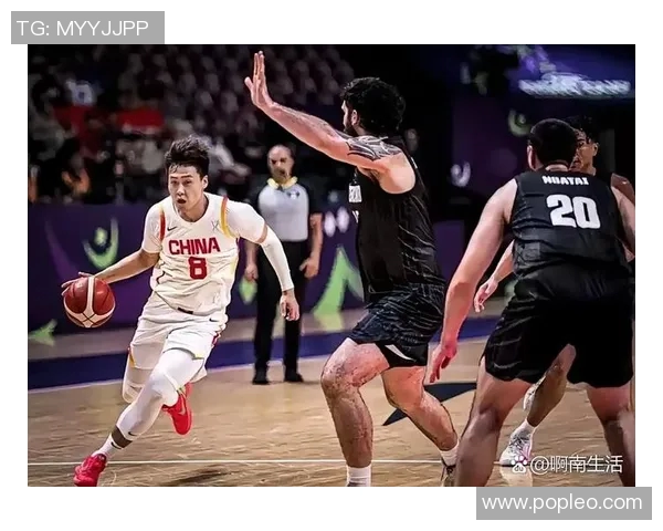 赵睿领衔新赛季篮球盛宴展现年轻球员的无限潜力与拼搏精神